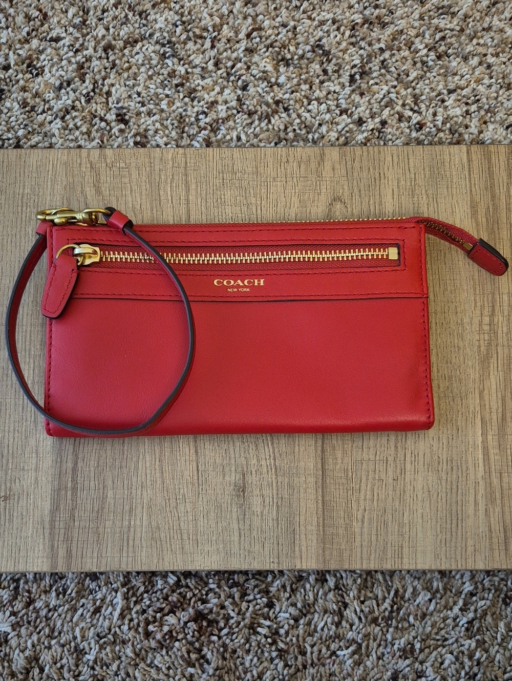 BEAUTUFUL red POP-UP COACH Wristlet